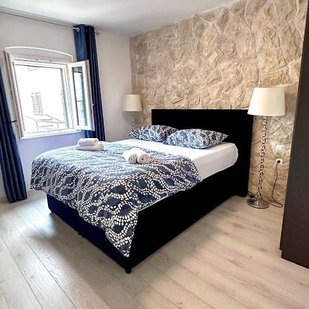 Apartment Vijoleta In City Centre Spalato Esterno foto