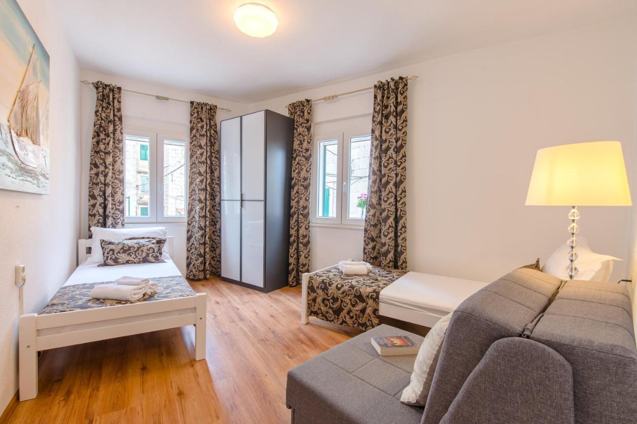 Apartment Vijoleta In City Centre Spalato Esterno foto